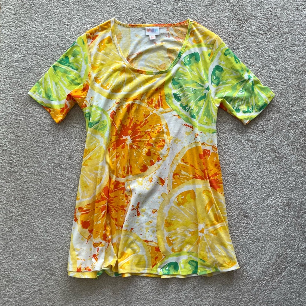 LulaRoe Citrus‎ Patterned T-Shirt